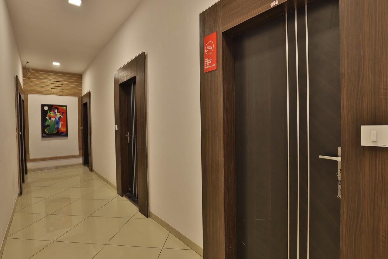 Oyo 11649 Hotel Mahima Gandhinagar Exterior photo