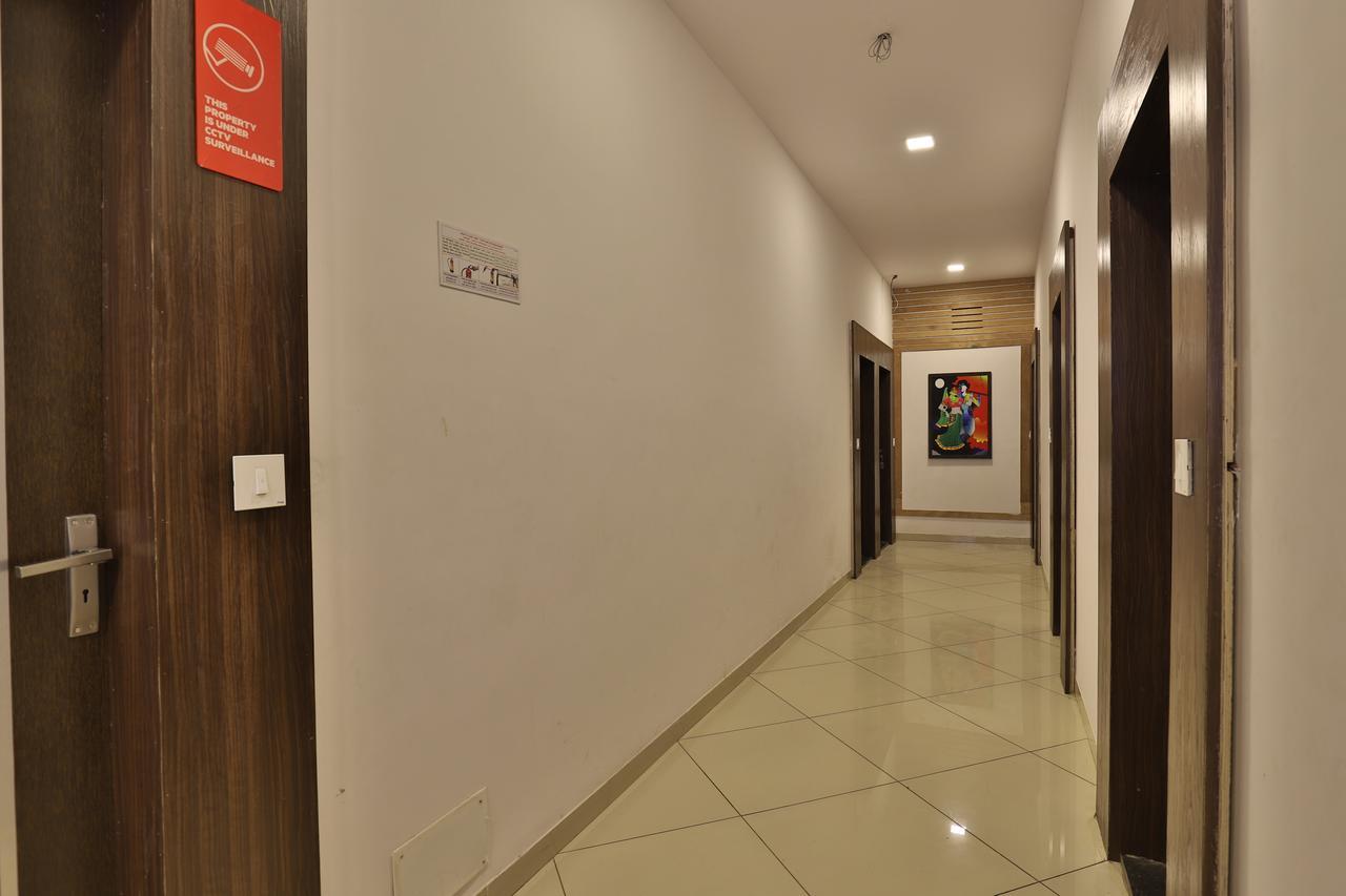 Oyo 11649 Hotel Mahima Gandhinagar Exterior photo