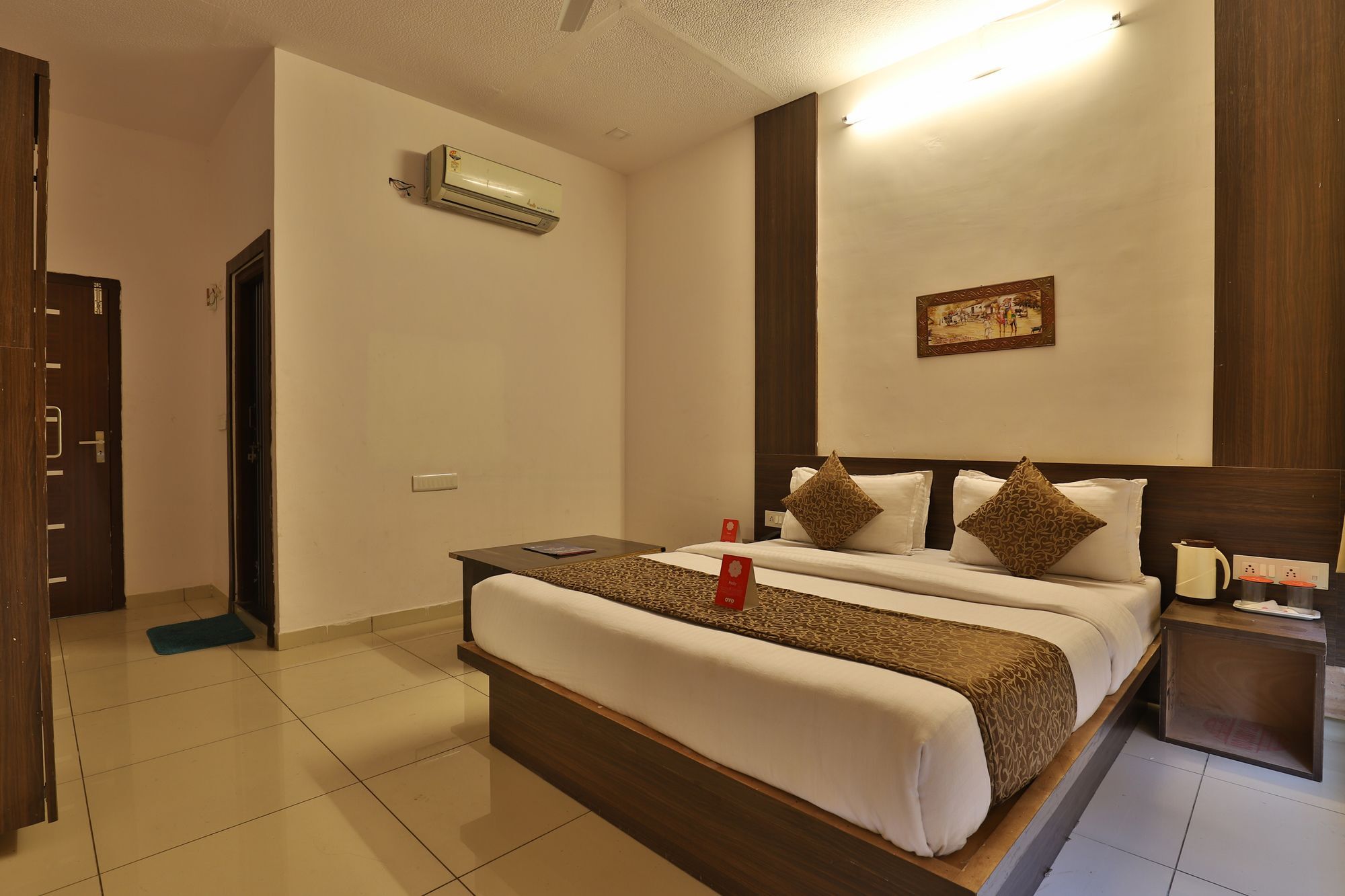 Oyo 11649 Hotel Mahima Gandhinagar Exterior photo