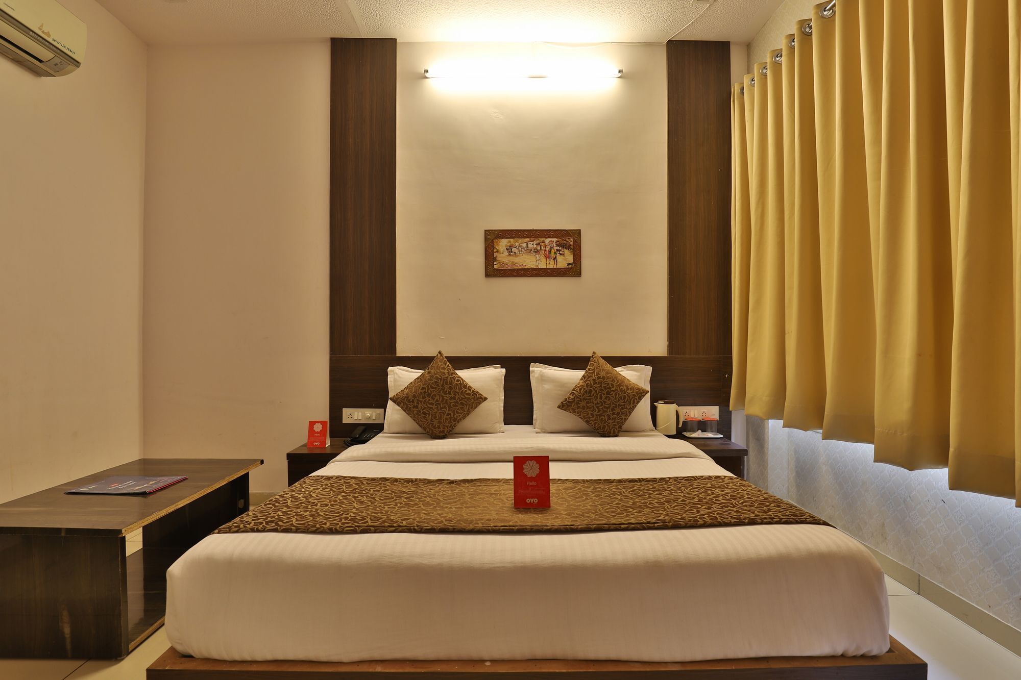 Oyo 11649 Hotel Mahima Gandhinagar Exterior photo