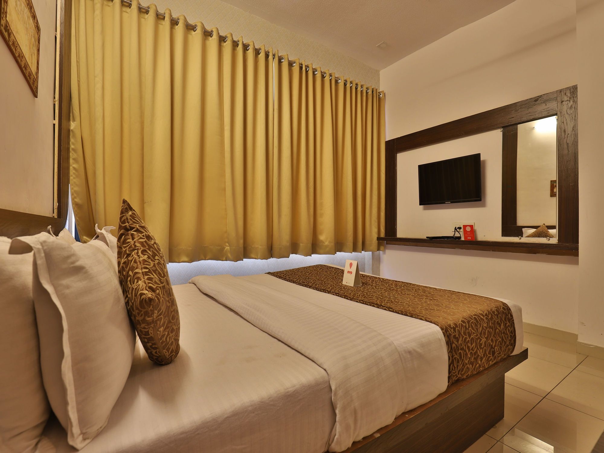 Oyo 11649 Hotel Mahima Gandhinagar Exterior photo
