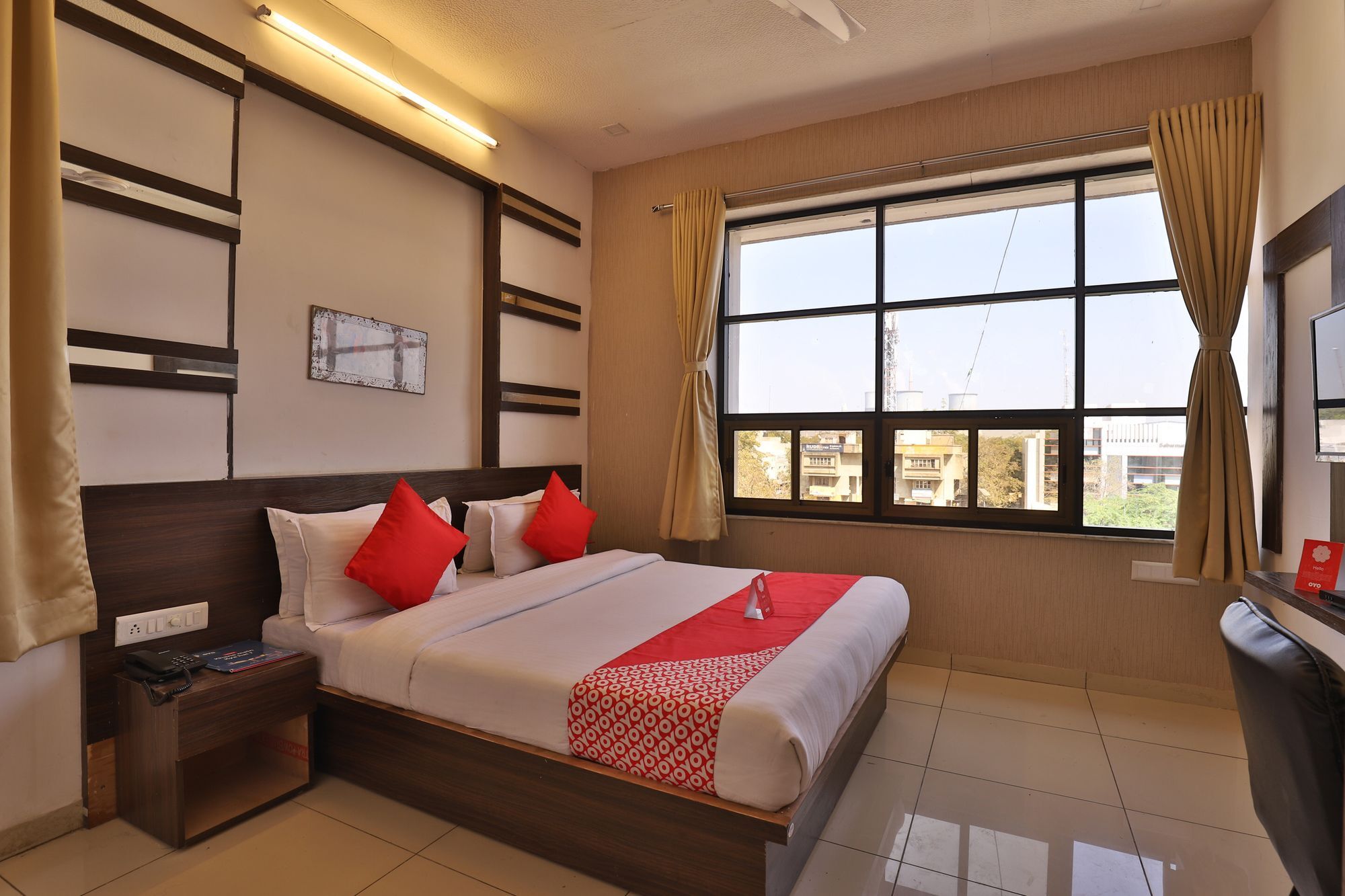 Oyo 11649 Hotel Mahima Gandhinagar Exterior photo